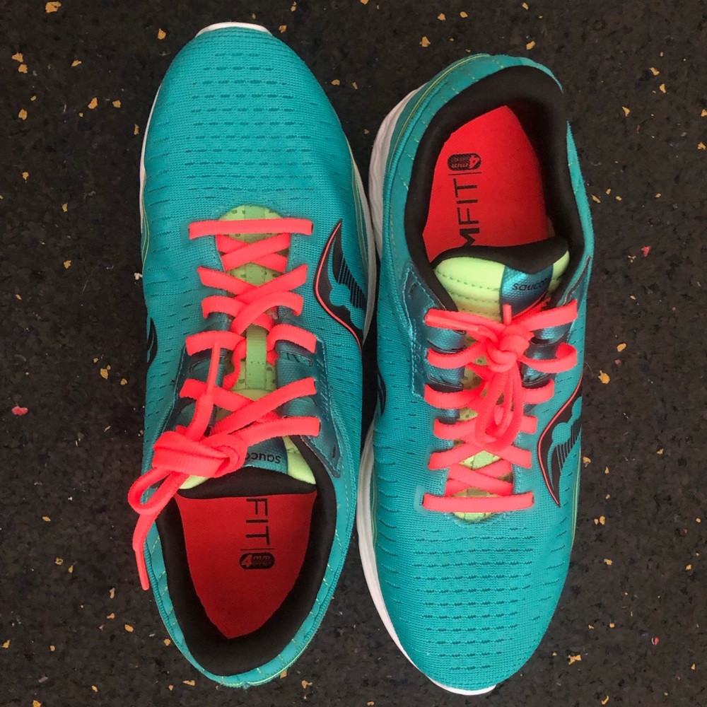 Saucony Kinvara 11
W9
Brand new